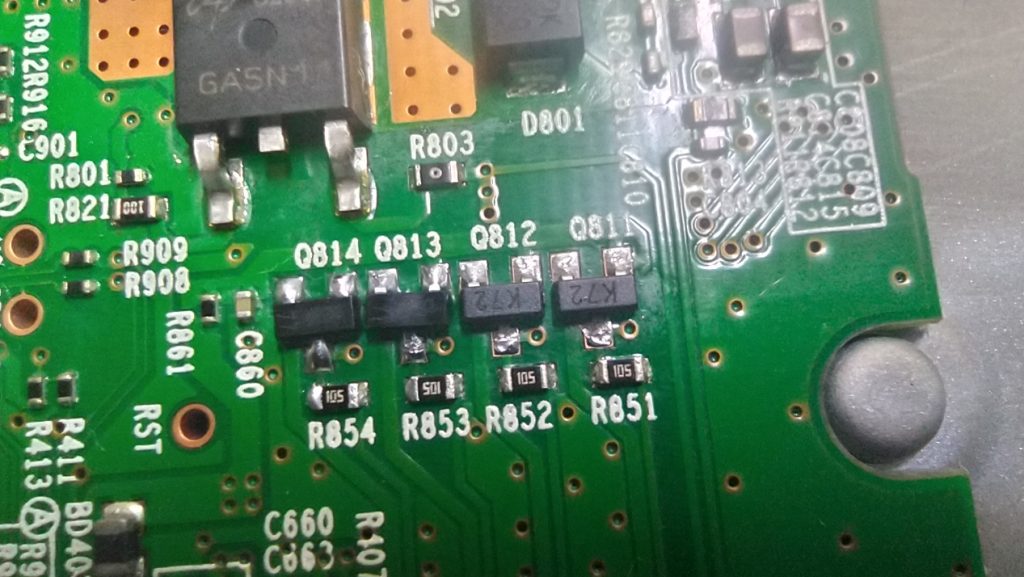 Транзисторы 2N7002 с маркировкой K72 в Samsung S24D590PL