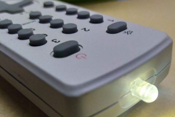 как сделать фонарик из пульта