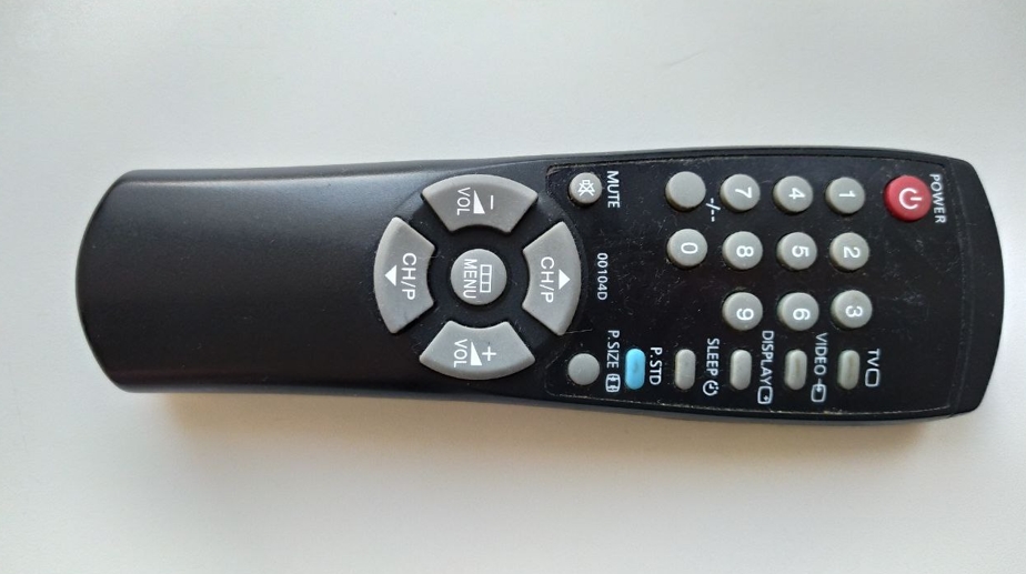 как сделать аварийный фонарик из пульта от телевизора